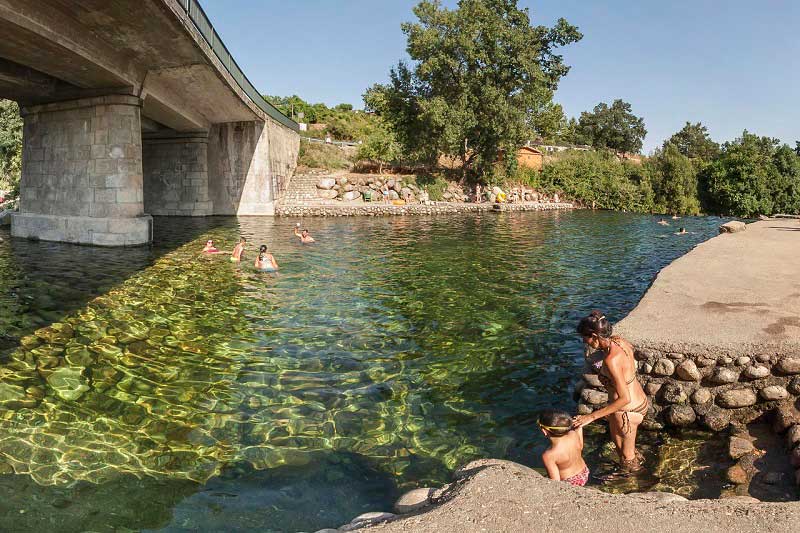 https://public.descubrelavera.com/jarandilla-de-la-vera/piscinas-naturales-jarandilla-de-la-vera-1.jpg