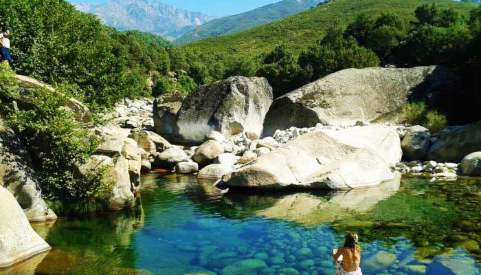 https://public.descubrelavera.com/madrigal-de-la-vera/piscinas-naturales-madrigal-de-la-vera-4.jpg