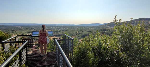 https://public.descubrelavera.com/posts/arroyomolinos-de-la-vera/mirador-de-la-atalaya-arroyomolinos-de-la-vera-3.jpg