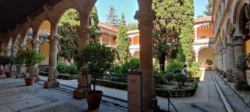 https://public.descubrelavera.com/posts/cuacos-de-yuste/monasterio-cuacos-de-yuste-3.jpg