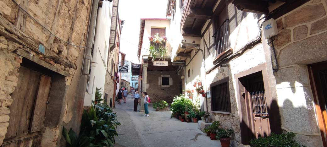 https://public.descubrelavera.com/posts/garganta-la-olla/arquitectura-garganta-la-olla-4.jpg