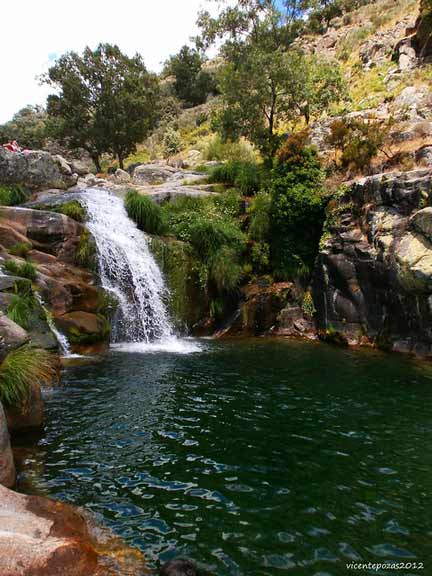 https://public.descubrelavera.com/posts/guijo-de-santa-barbara/refugio-nieves-guijo-de-santa-barbara-2.jpg