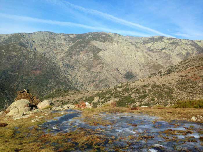 https://public.descubrelavera.com/posts/guijo-de-santa-barbara/refugio-nieves-guijo-de-santa-barbara-4.jpg