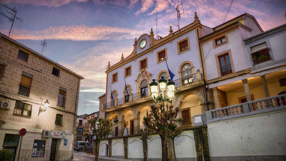 https://public.descubrelavera.com/posts/jaraiz-de-la-vera/casco-historico-jaraiz-de-la-vera-3.jpg