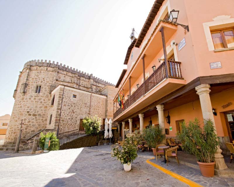 https://public.descubrelavera.com/posts/jarandilla-de-la-vera/casco-antiguo-jarandilla-de-la-vera-2.jpg