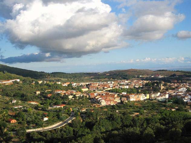 https://public.descubrelavera.com/posts/jarandilla-de-la-vera/casco-antiguo-jarandilla-de-la-vera-7.jpg
