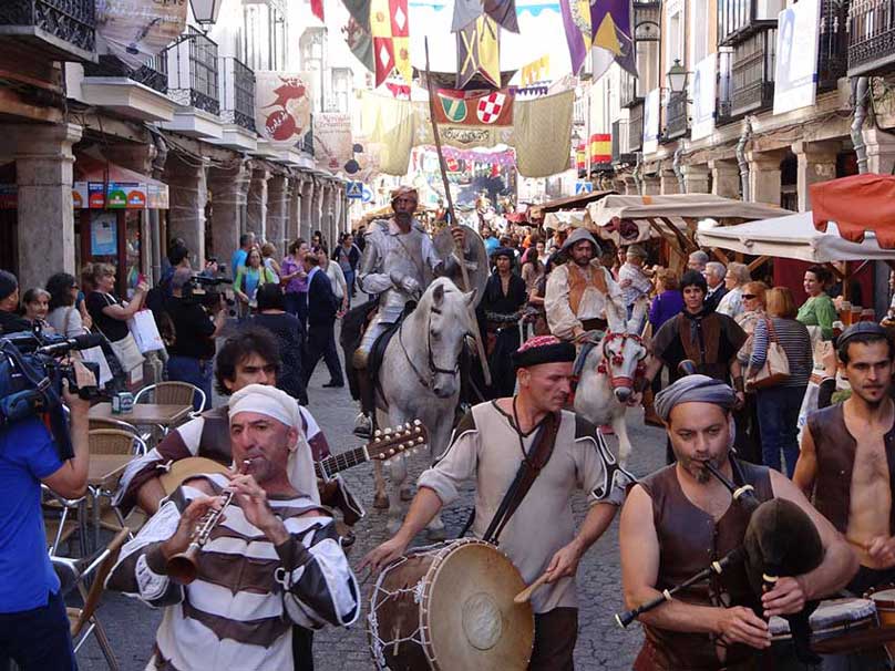https://public.descubrelavera.com/posts/pasaron-de-la-vera/medieval-pasaron-de-la-vera-1.jpg