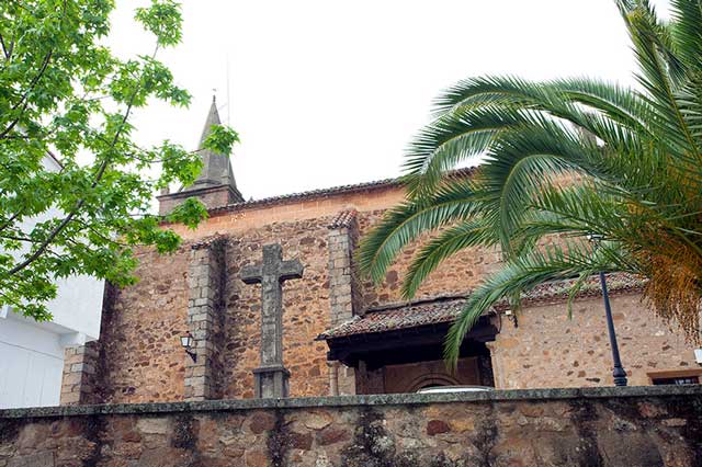 https://public.descubrelavera.com/posts/tejeda_de_tietar/iglesia-sanmiguel-tejeda-de-tietar-1.jpg