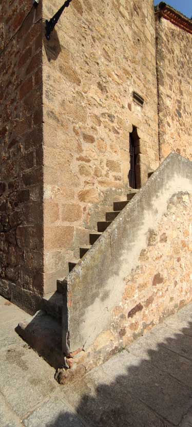 https://public.descubrelavera.com/posts/tejeda_de_tietar/iglesia-sanmiguel-tejeda-de-tietar-3.jpg