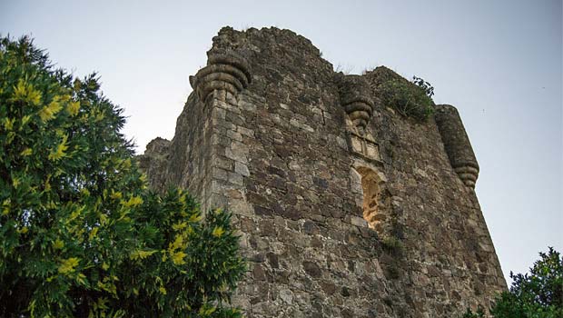 https://public.descubrelavera.com/posts/valverde-de-la-vera/castillo-valverde-de-la-vera-1.jpg