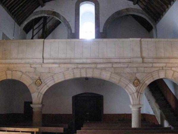 https://public.descubrelavera.com/posts/viandar-de-la-vera/parroquia-viandar-de-la-vera-1.jpg
