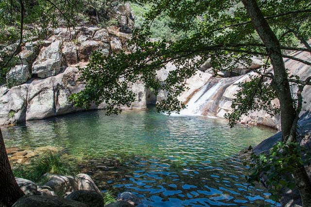 https://public.descubrelavera.com/posts/villanueva-de-la-vera/piscinas-naturales-villanueva-de-la-vera-1.jpg