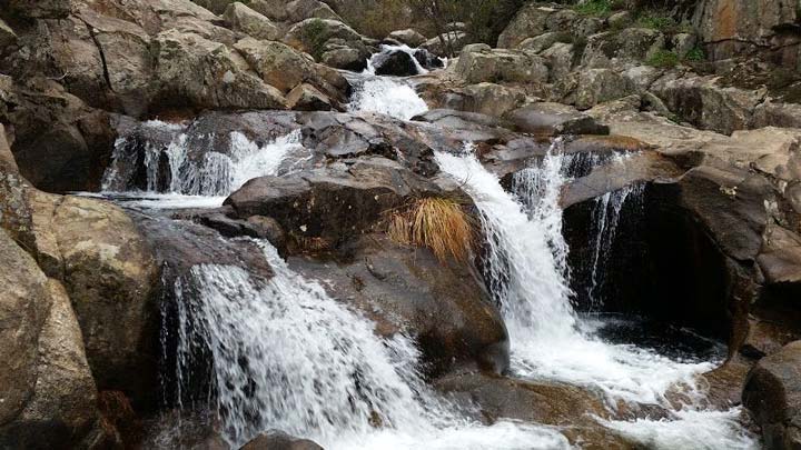 https://public.descubrelavera.com/posts/villanueva-de-la-vera/piscinas-naturales-villanueva-de-la-vera-2.jpg