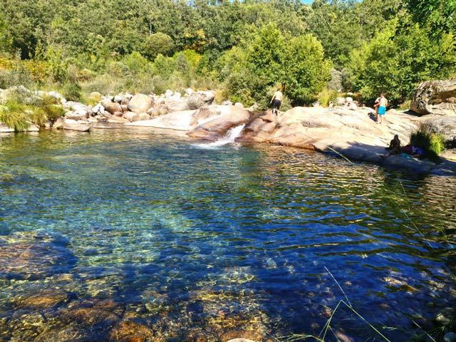 https://public.descubrelavera.com/posts/villanueva-de-la-vera/piscinas-naturales-villanueva-de-la-vera-4.jpg